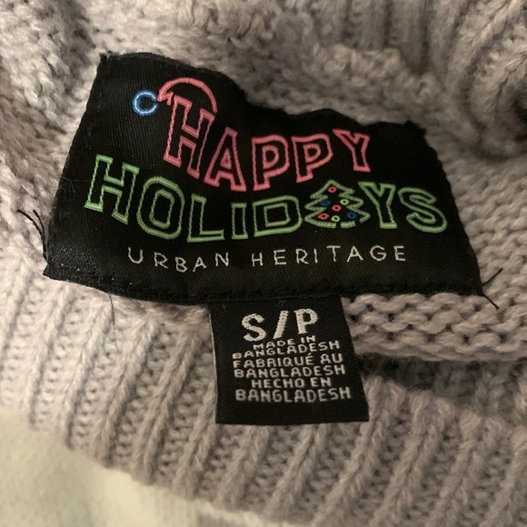 Urban Heritage Size S Holiday Sweater - Picture 9 of 11